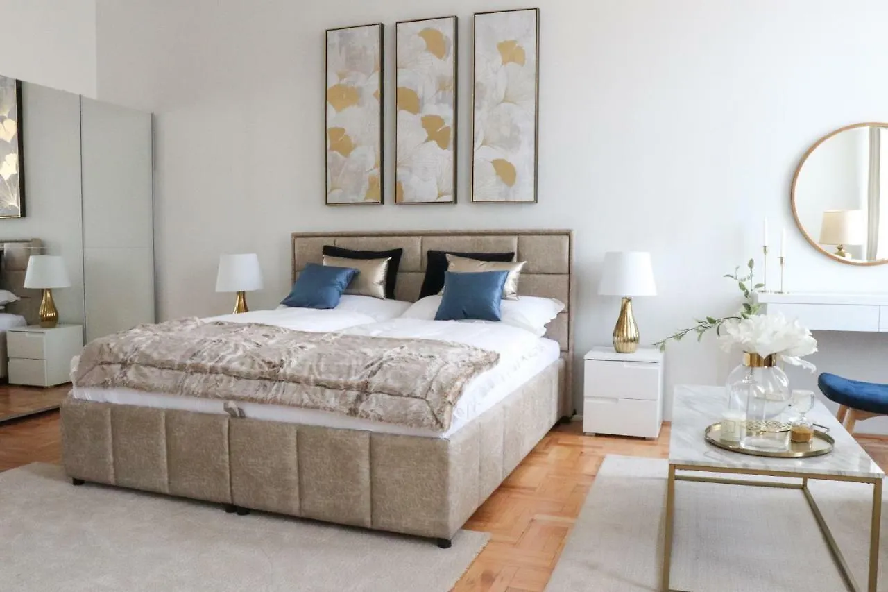 Apartman Deluxe Apt With 2 Bedrooms And Ac Budapest Magyarország