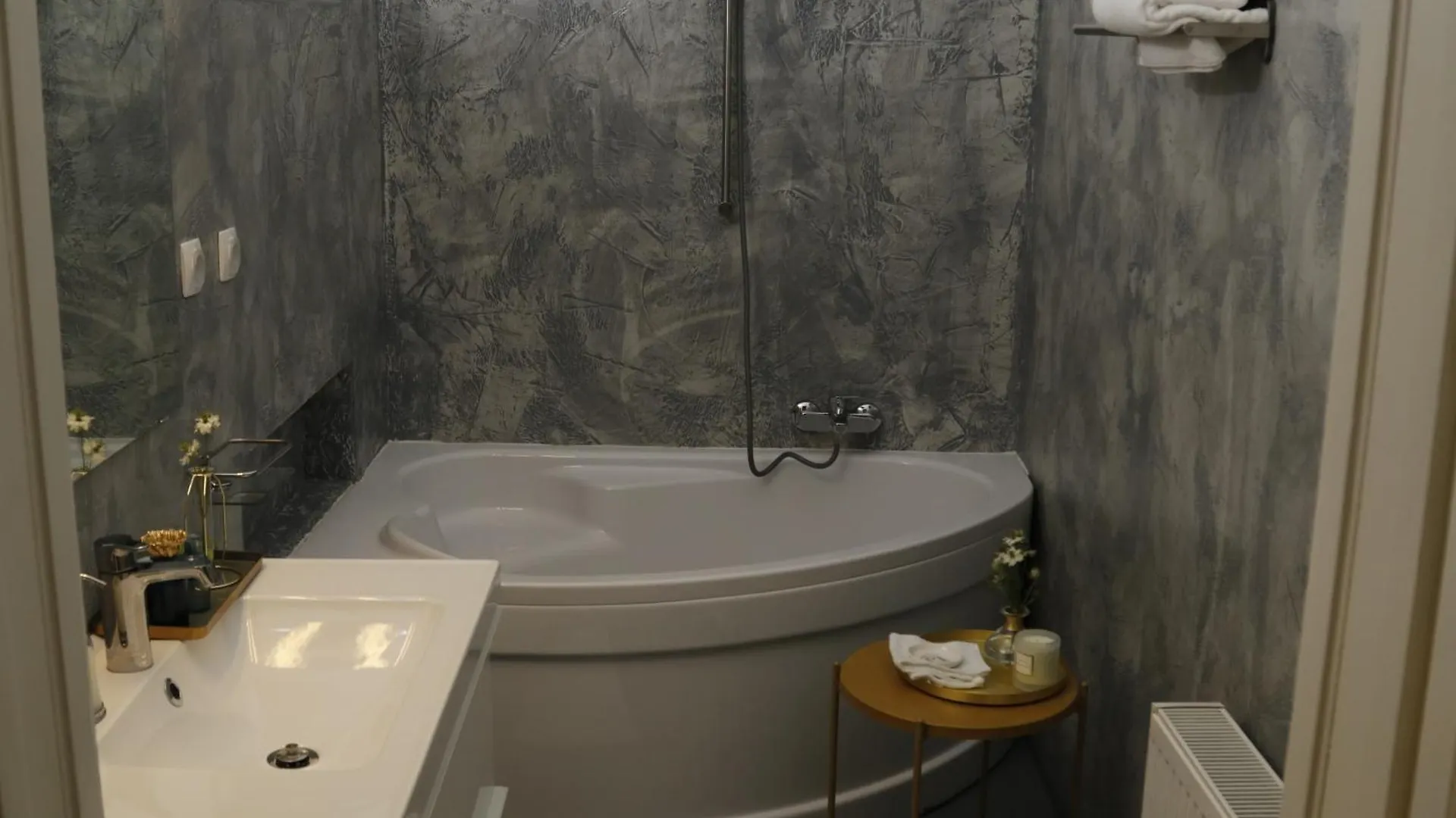 Deluxe Apt With 2 Bedrooms And Ac Budapest